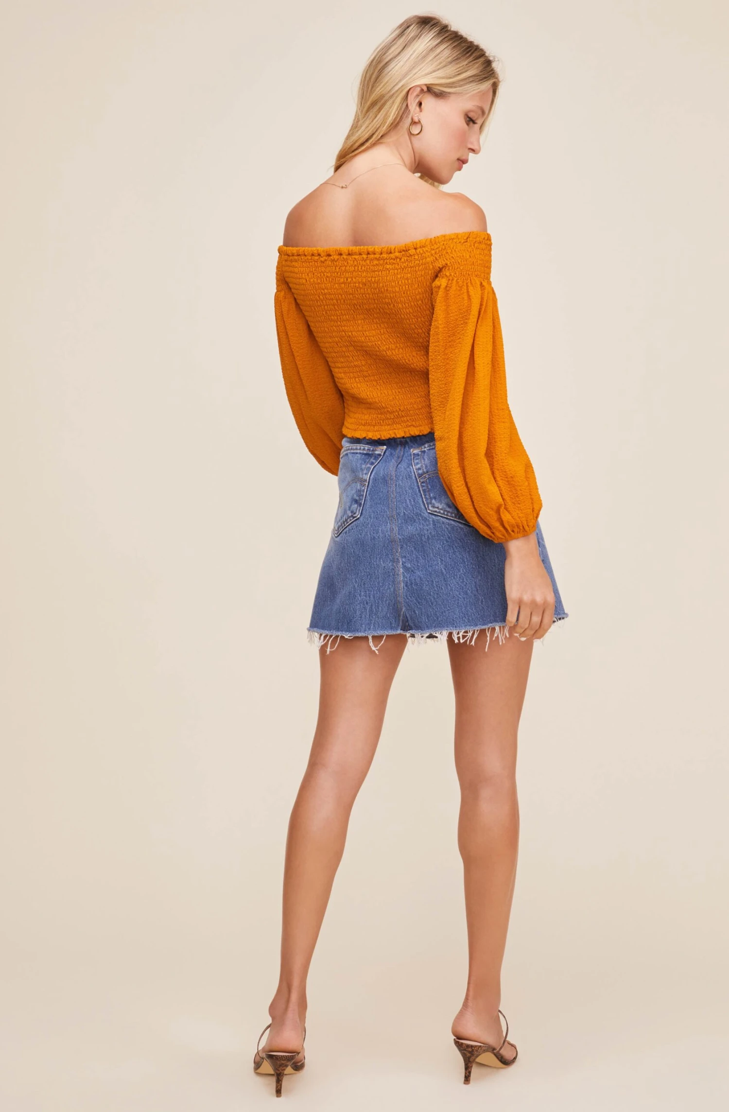 Hamptons Off Shoulder Top 5 Hamptons Off Shoulder Top - Image 3