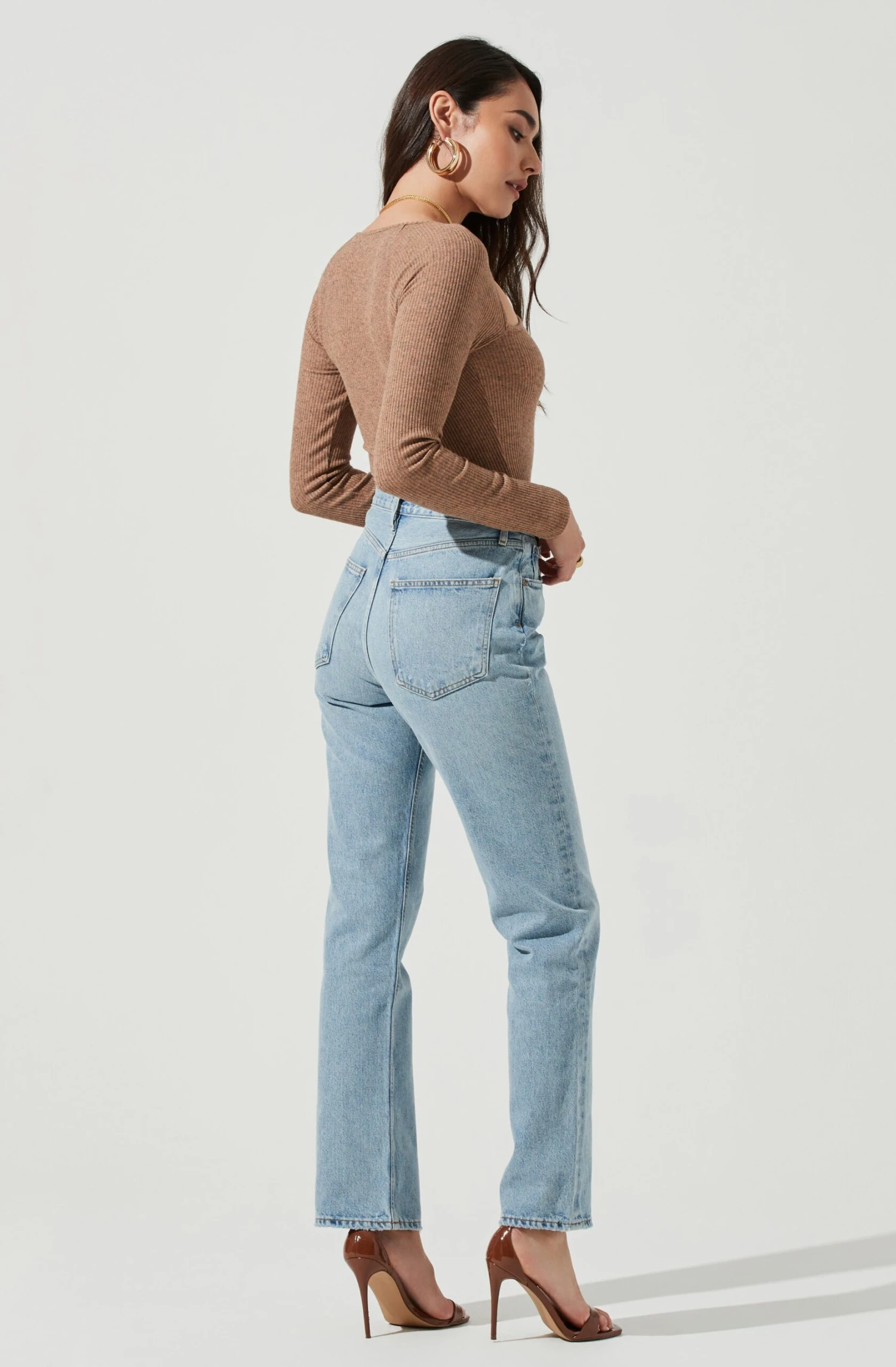 Vanowen Halter Cutout Shoulder Long Sleeve Bodysuit 7 Vanowen Halter Cutout Shoulder Long Sleeve Bodysuit - Image 5