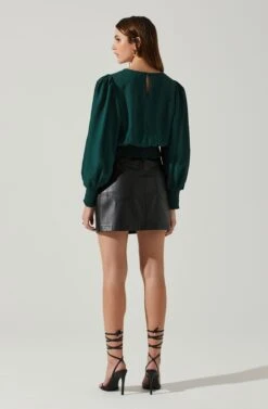 Wrenley Twist Front Puff Sleeve Top 36 Wrenley Twist Front Puff Sleeve Top -Dress Sales Store ACT17827 HUNTERGREEN 6
