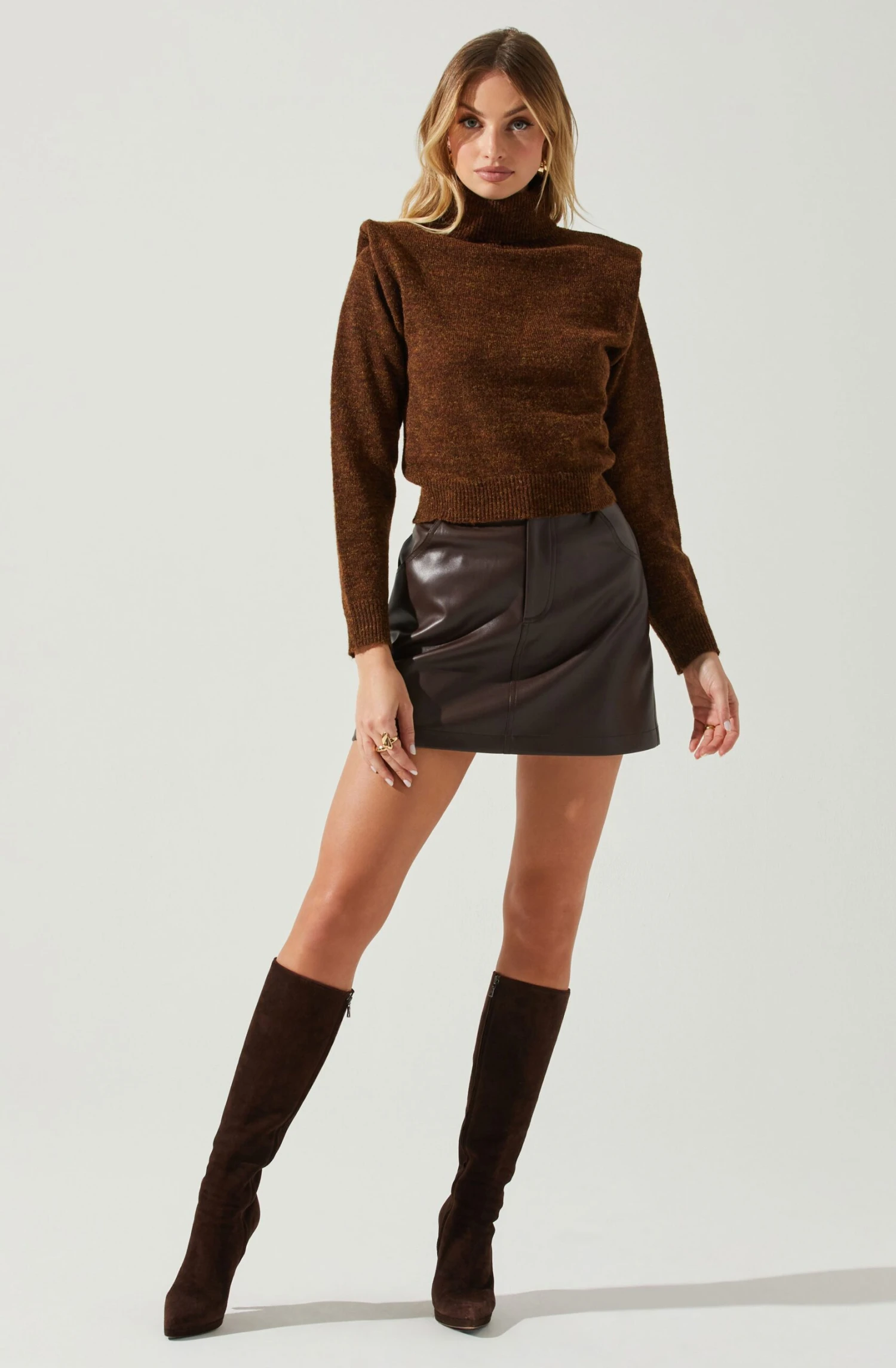 Daleyza Padded Shoulder Turtleneck Sweater 10 Daleyza Padded Shoulder Turtleneck Sweater - Image 8