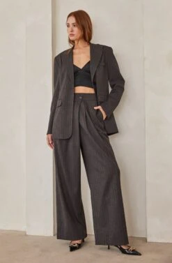 Boyfriend Pleated Criss-Cross Waist Pants 13 Boyfriend Pleated Criss-Cross Waist Pants -Dress Sales Store ASTR FALL23 ASSETS 0780