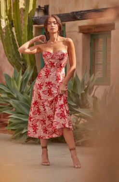 Josiane Floral Sweetheart Midi Dress 11 Josiane Floral Sweetheart Midi Dress -Dress Sales Store ASTR SUMMER23 1605 fdc4cf85 7094 439d 9c93 fd1088e49d4d