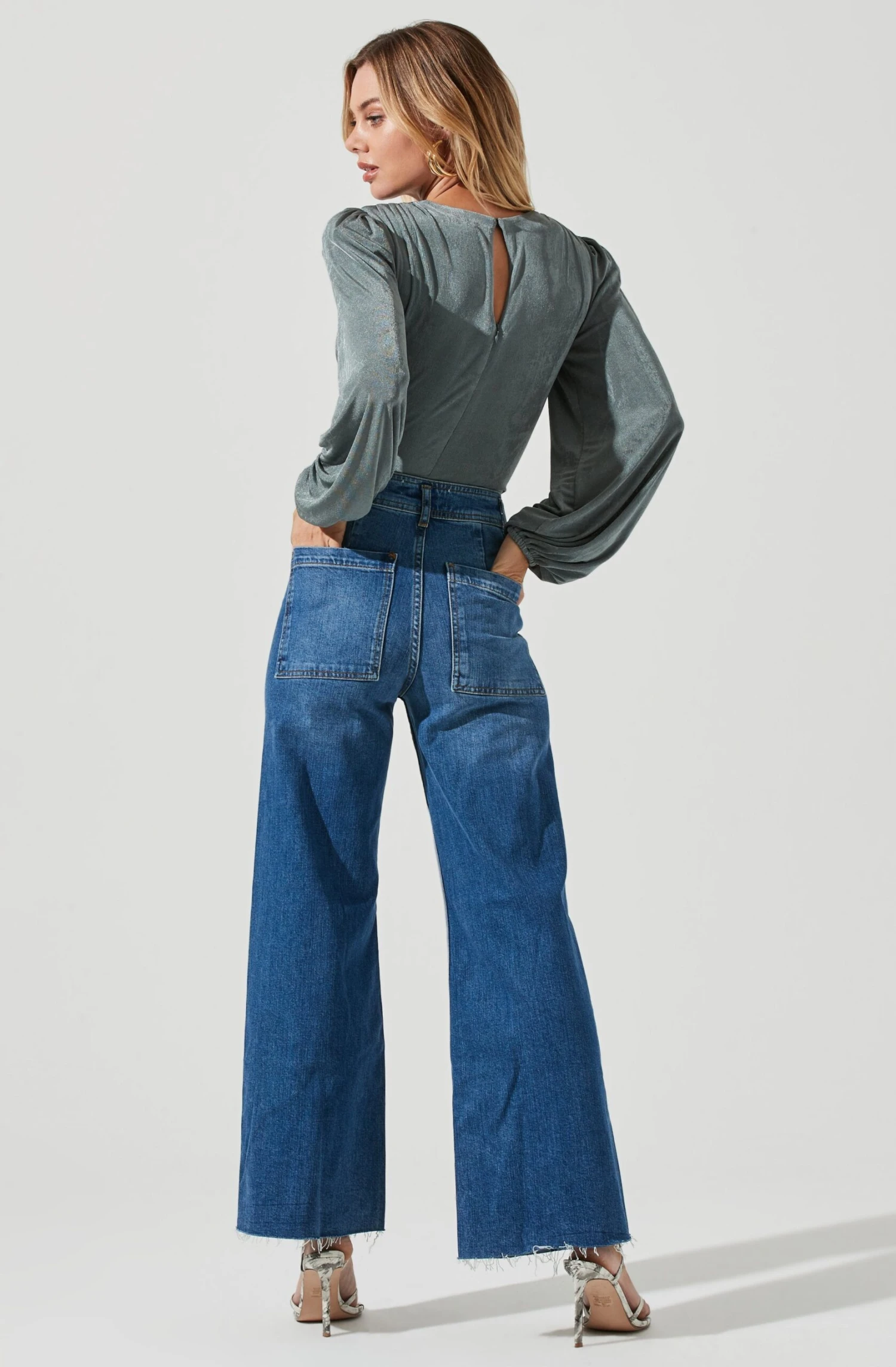 Long Sleeve V-Neck Bodysuit 10 Long Sleeve V-Neck Bodysuit - Image 8