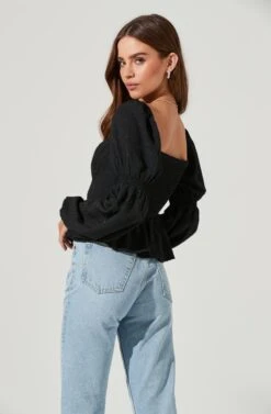 Cinched Long Sleeve Square Neck Top 23 Cinched Long Sleeve Square Neck Top -Dress Sales Store AT17101 BLACK 1997