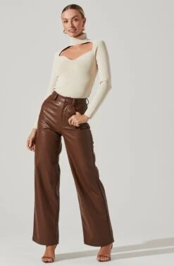 Sweetheart Turtleneck Long Sleeve Top 19 Sweetheart Turtleneck Long Sleeve Top -Dress Sales Store AT17392 CREAM 1