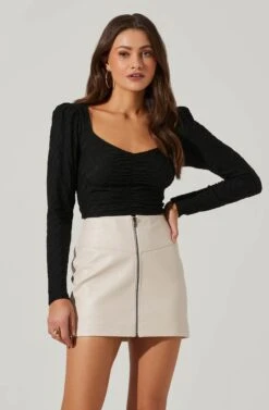 Long Sleeve Ruched Center Top 13 Long Sleeve Ruched Center Top -Dress Sales Store AT17573 BLACK 2