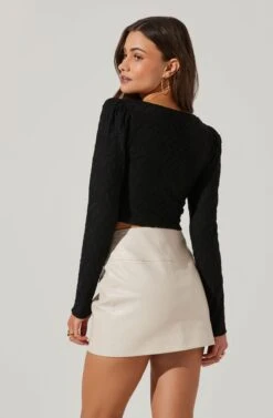 Long Sleeve Ruched Center Top 15 Long Sleeve Ruched Center Top -Dress Sales Store AT17573 BLACK 4