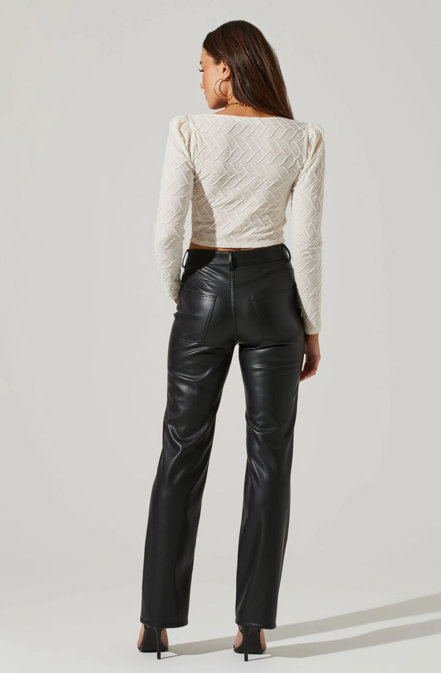 Long Sleeve Ruched Center Top 10 Long Sleeve Ruched Center Top - Image 8