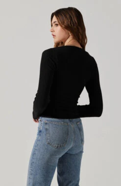 Long Sleeve Cupped Bust Knit Top 13 Long Sleeve Cupped Bust Knit Top -Dress Sales Store AT17996 BLACK 6